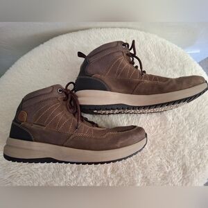 Men's Clarks Brown Boots Size 11.